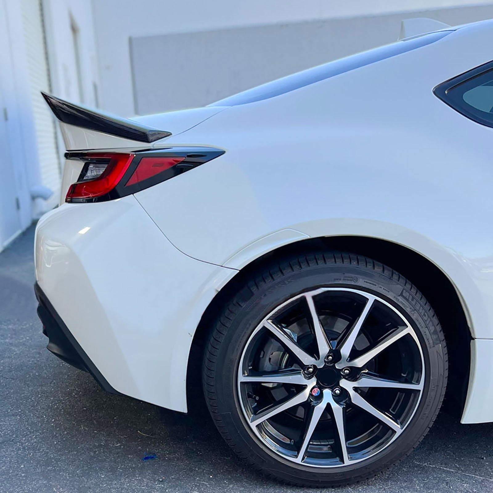 CARIG For 2022-2024 トヨタ GR 86 スバル BRZ リアスポイラー ABS 塗装 トランクスポイラー ウイング